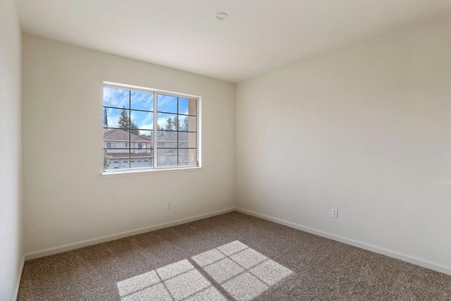 1363 Egret Dr, Tracy, CA 95376