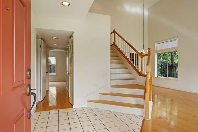 1363 Egret Dr, Tracy, CA 95376