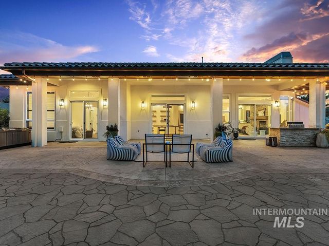 6676 N Double Eagle Ln, Meridian, ID 83646