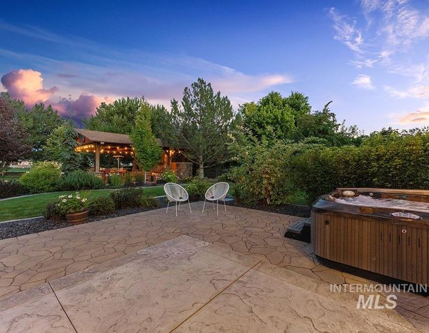 6676 N Double Eagle Ln, Meridian, ID 83646