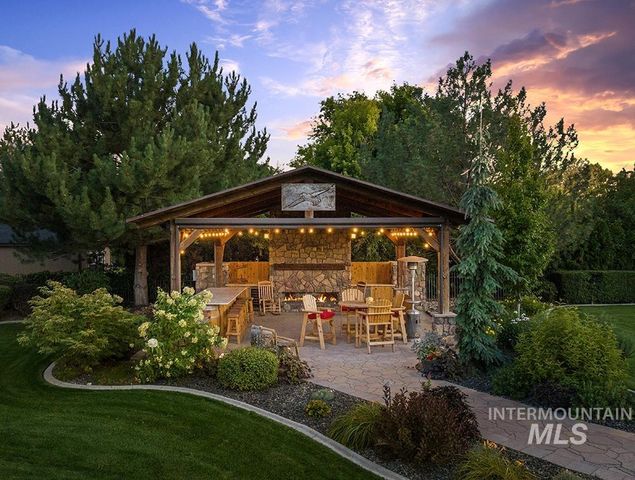 6676 N Double Eagle Ln, Meridian, ID 83646