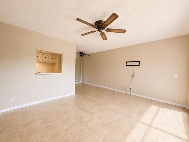 555 Purdy Lane Unit 309, Palm Springs, FL 33461