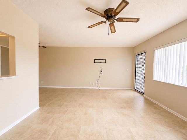 555 Purdy Lane Unit 309, Palm Springs, FL 33461