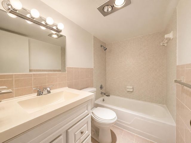 555 Purdy Lane Unit 309, Palm Springs, FL 33461