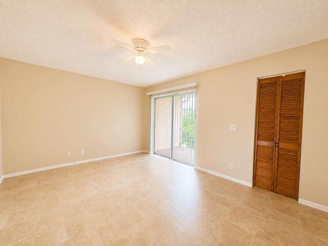 555 Purdy Lane Unit 309, Palm Springs, FL 33461