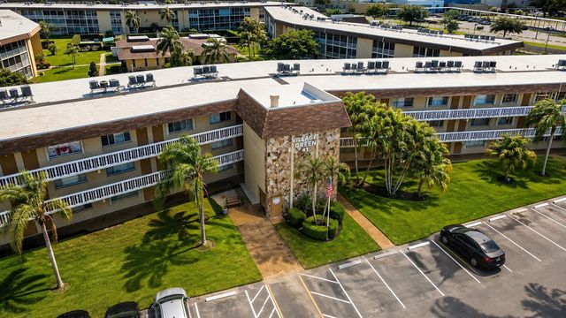 555 Purdy Lane Unit 309, Palm Springs, FL 33461