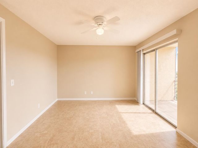 555 Purdy Lane Unit 309, Palm Springs, FL 33461