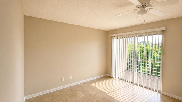 555 Purdy Lane Unit 309, Palm Springs, FL 33461