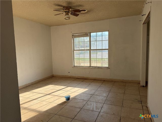 218 Graham Road, Kenedy, TX 78119