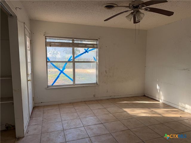 218 Graham Road, Kenedy, TX 78119