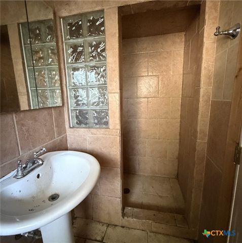 218 Graham Road, Kenedy, TX 78119