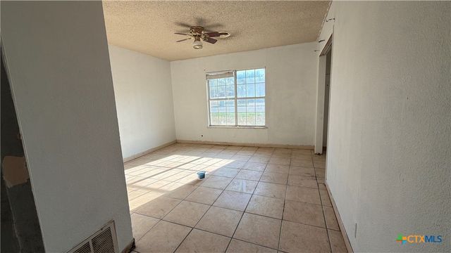 218 Graham Road, Kenedy, TX 78119