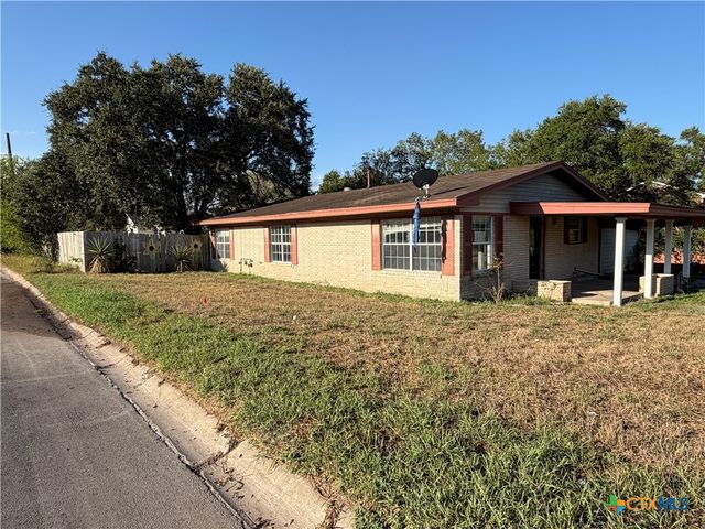 218 Graham Road, Kenedy, TX 78119