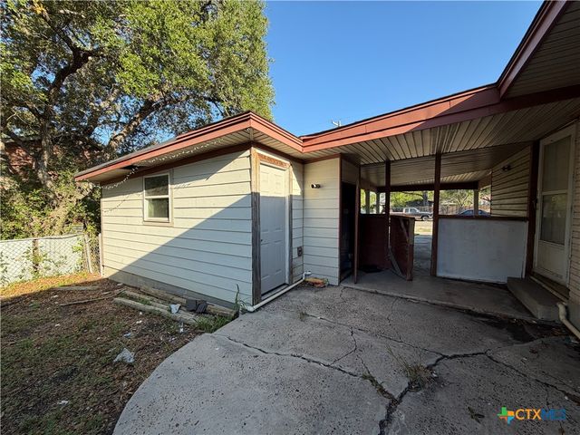 218 Graham Road, Kenedy, TX 78119