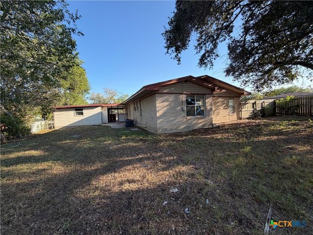 218 Graham Road, Kenedy, TX 78119