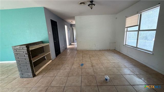 218 Graham Road, Kenedy, TX 78119