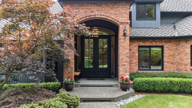 1017 221st Avenue SE, Sammamish, WA 98075