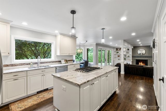 1017 221st Avenue SE, Sammamish, WA 98075