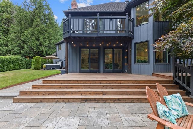 1017 221st Avenue SE, Sammamish, WA 98075
