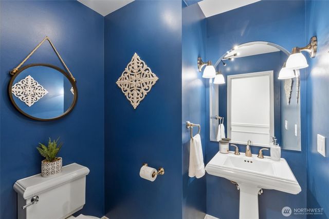 1017 221st Avenue SE, Sammamish, WA 98075