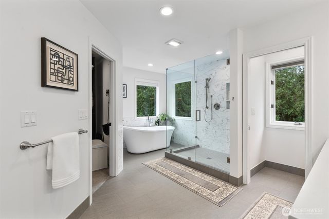 1017 221st Avenue SE, Sammamish, WA 98075
