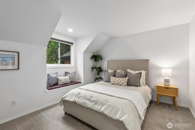 1017 221st Avenue SE, Sammamish, WA 98075