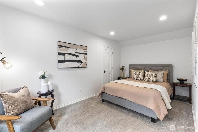 1017 221st Avenue SE, Sammamish, WA 98075