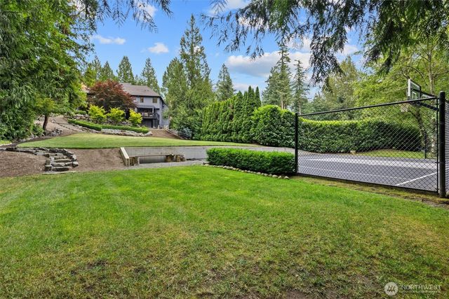 1017 221st Avenue SE, Sammamish, WA 98075