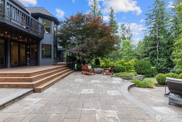 1017 221st Avenue SE, Sammamish, WA 98075