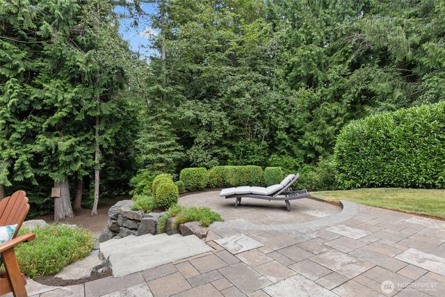 1017 221st Avenue SE, Sammamish, WA 98075