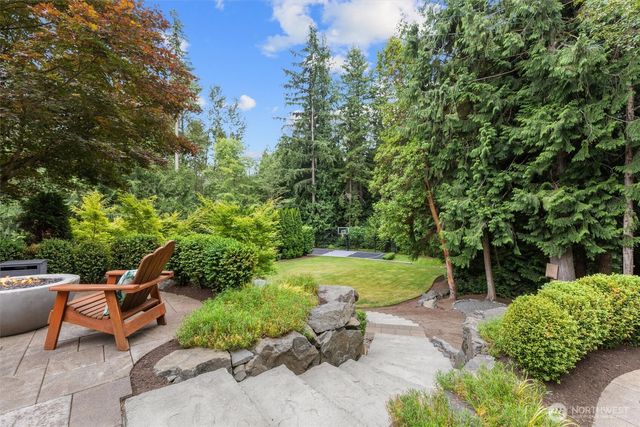 1017 221st Avenue SE, Sammamish, WA 98075