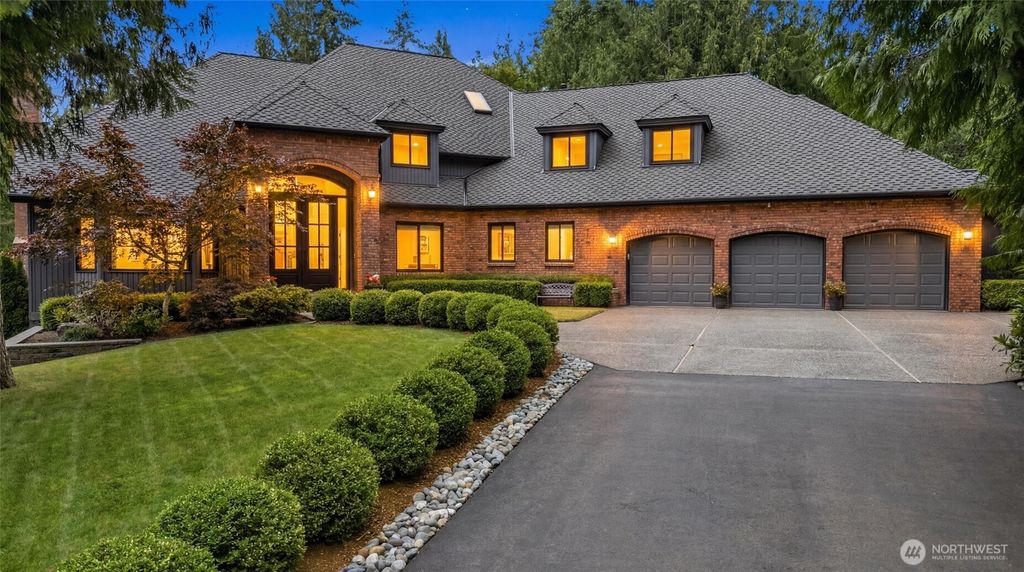1017 221st Avenue SE, Sammamish, WA 98075
