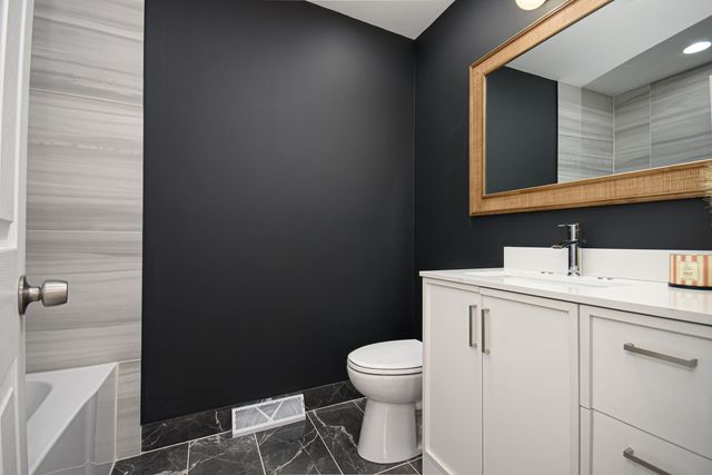 1005 W 103rd Street, Chicago, IL 60643