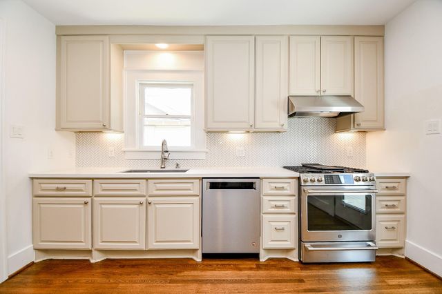 1121 E 14th Street, Houston, TX 77009