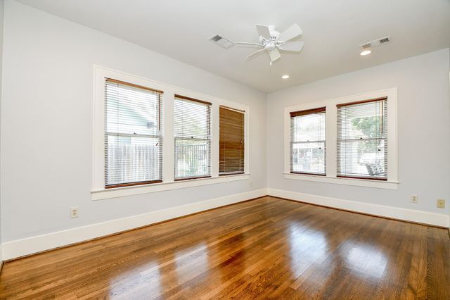 1121 E 14th Street, Houston, TX 77009