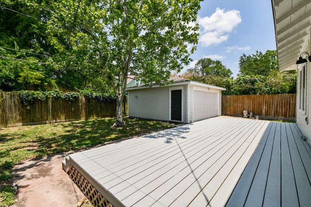 1121 E 14th Street, Houston, TX 77009