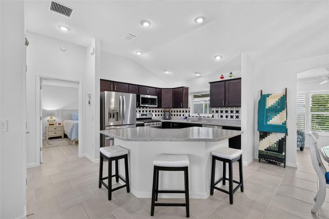 5711 HENRY LOOP, The Villages, FL 32163