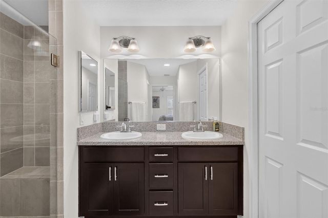 5711 HENRY LOOP, The Villages, FL 32163