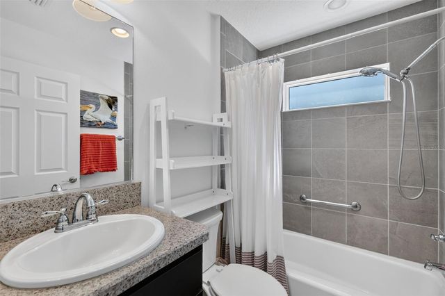 5711 HENRY LOOP, The Villages, FL 32163
