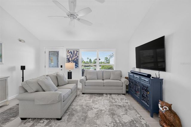 5711 HENRY LOOP, The Villages, FL 32163