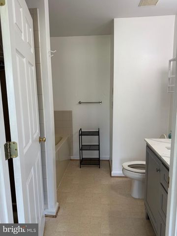 89 BALTUSROL DR, Charles Town, WV 25414