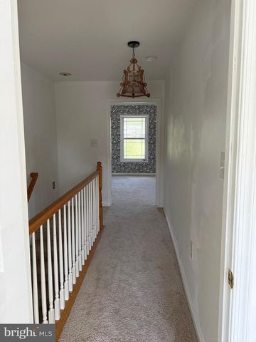 89 BALTUSROL DR, Charles Town, WV 25414