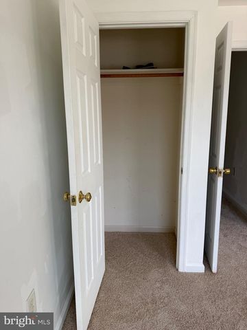 89 BALTUSROL DR, Charles Town, WV 25414