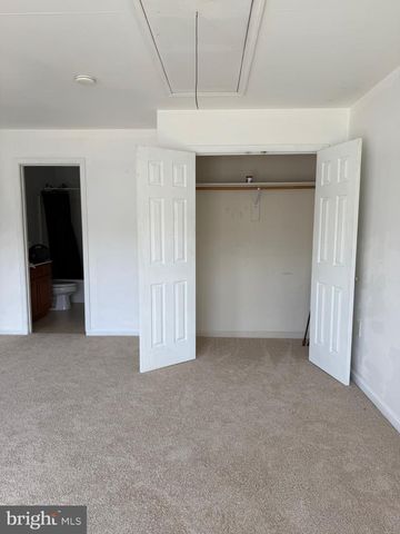 89 BALTUSROL DR, Charles Town, WV 25414