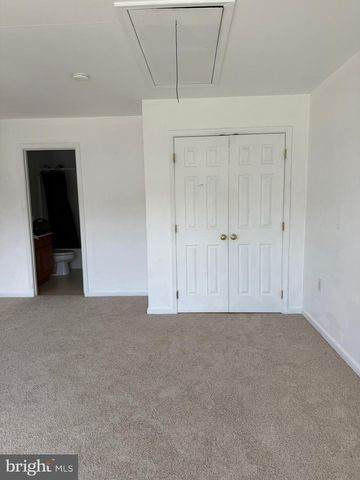 89 BALTUSROL DR, Charles Town, WV 25414