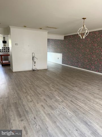 89 BALTUSROL DR, Charles Town, WV 25414