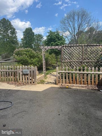 89 BALTUSROL DR, Charles Town, WV 25414