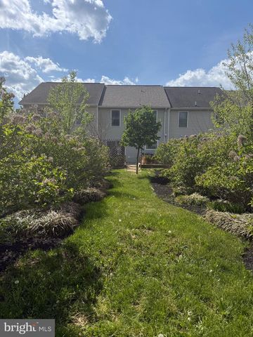 89 BALTUSROL DR, Charles Town, WV 25414