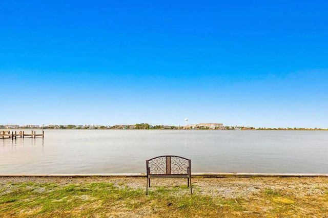 300 Miracle Strip Parkway, 5H, Mary Esther, FL 32548