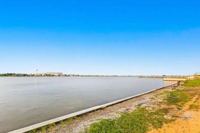 300 Miracle Strip Parkway, 5H, Mary Esther, FL 32548